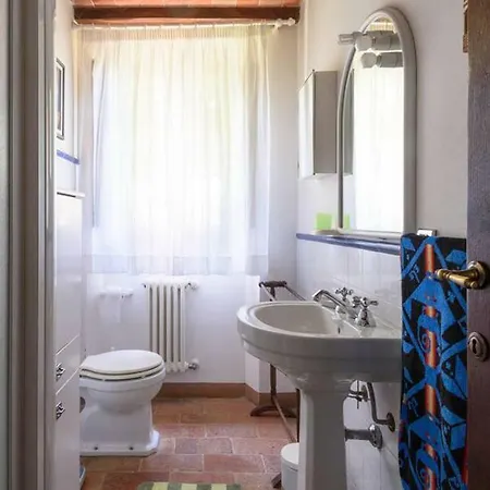 Casale Lombriciano Dom wakacyjny *